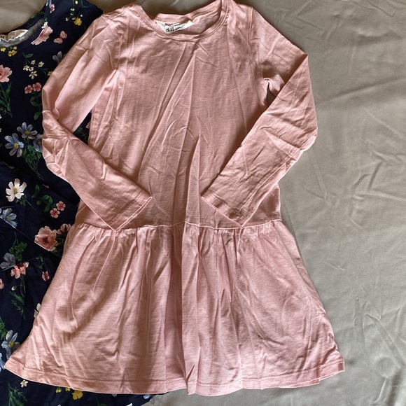 H&M three dress bundle. Size 4-6y and 5-6y. Polka dot, flowers, pink. - Picture 2 of 13